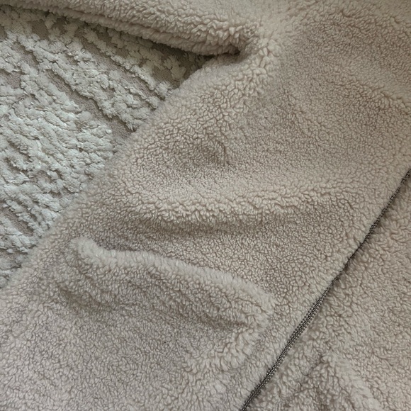 fuzzy jacket - Picture 2 of 4